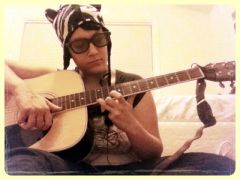 Guitar c:<
