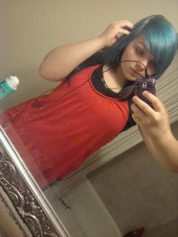 LOL. blue hair. doncha love it?? ^.^