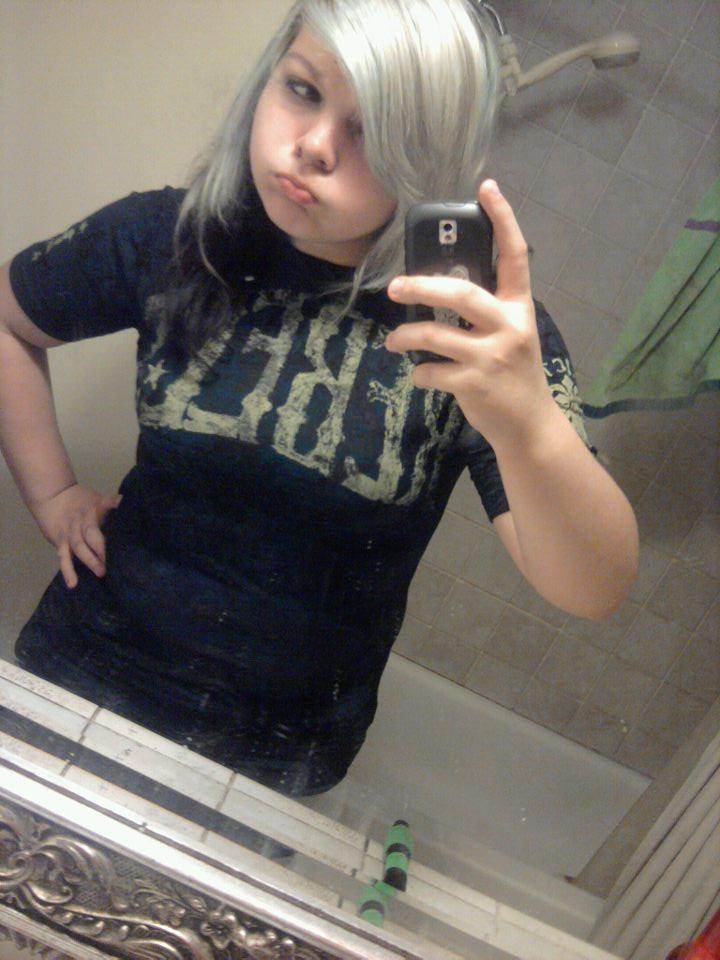 I know I look stupid LOL. But this is my new shirt (: