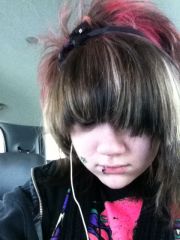 I Look Pissed. XD